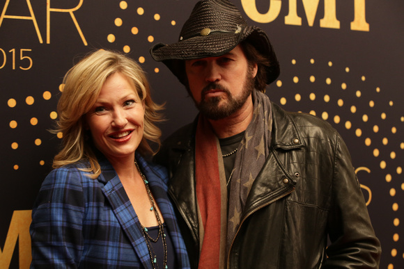 Billy Ray _Cyrus_Sunny_Mabrey_CMT_Artist_of_The Year  ©  Moments By Moser 4