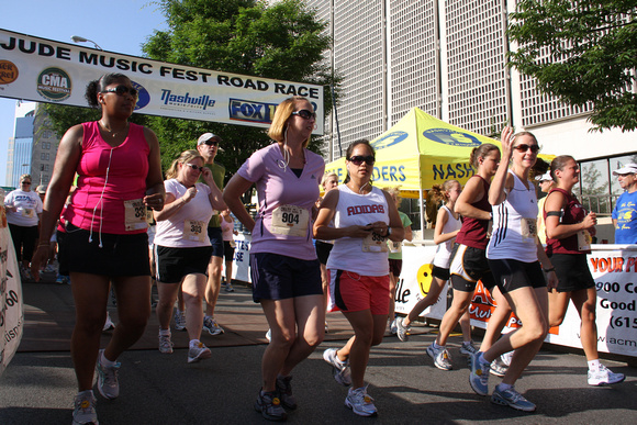 JoDee Messina St Jude Road Race by Bev Moser (338)